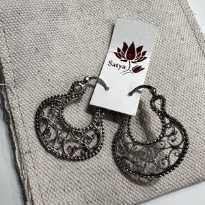 SATYA JEWELRY SILVER EARRINGS